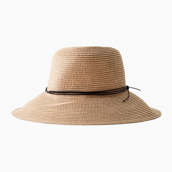 Aritzia Accessories - NWT Aritzia Main Character Straw Beach Hat